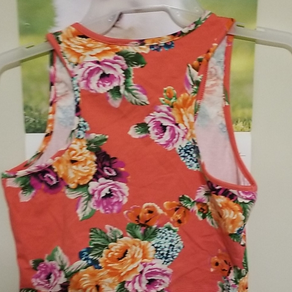 Ambiance Apparel crop top - Picture 3 of 3